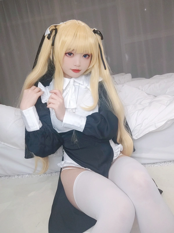 英梨梨修女自拍 - 神沢永莉